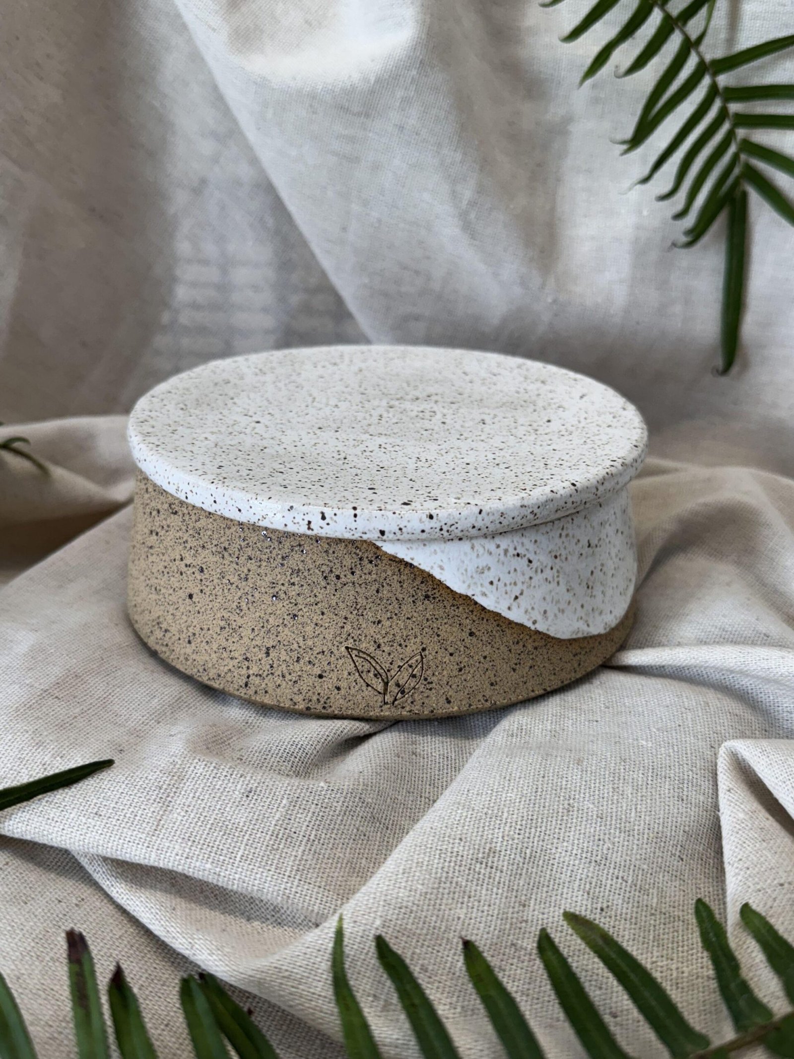 Manteigueira francesa redonda - branca